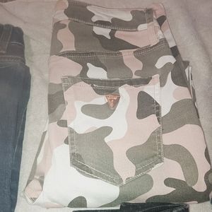 GUESS BY LOS ANGELES